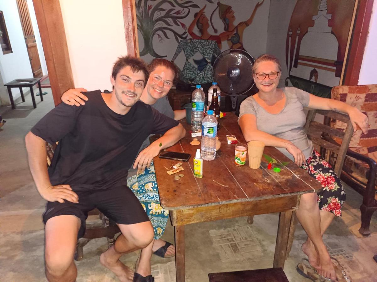 Mamisa Cafe, Home Stay Хабарана Екстер'єр фото
