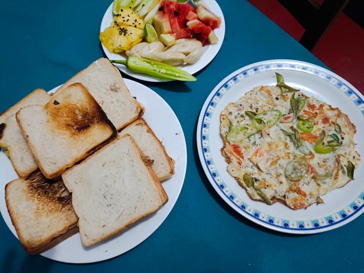 Mamisa Cafe, Home Stay Хабарана Екстер'єр фото