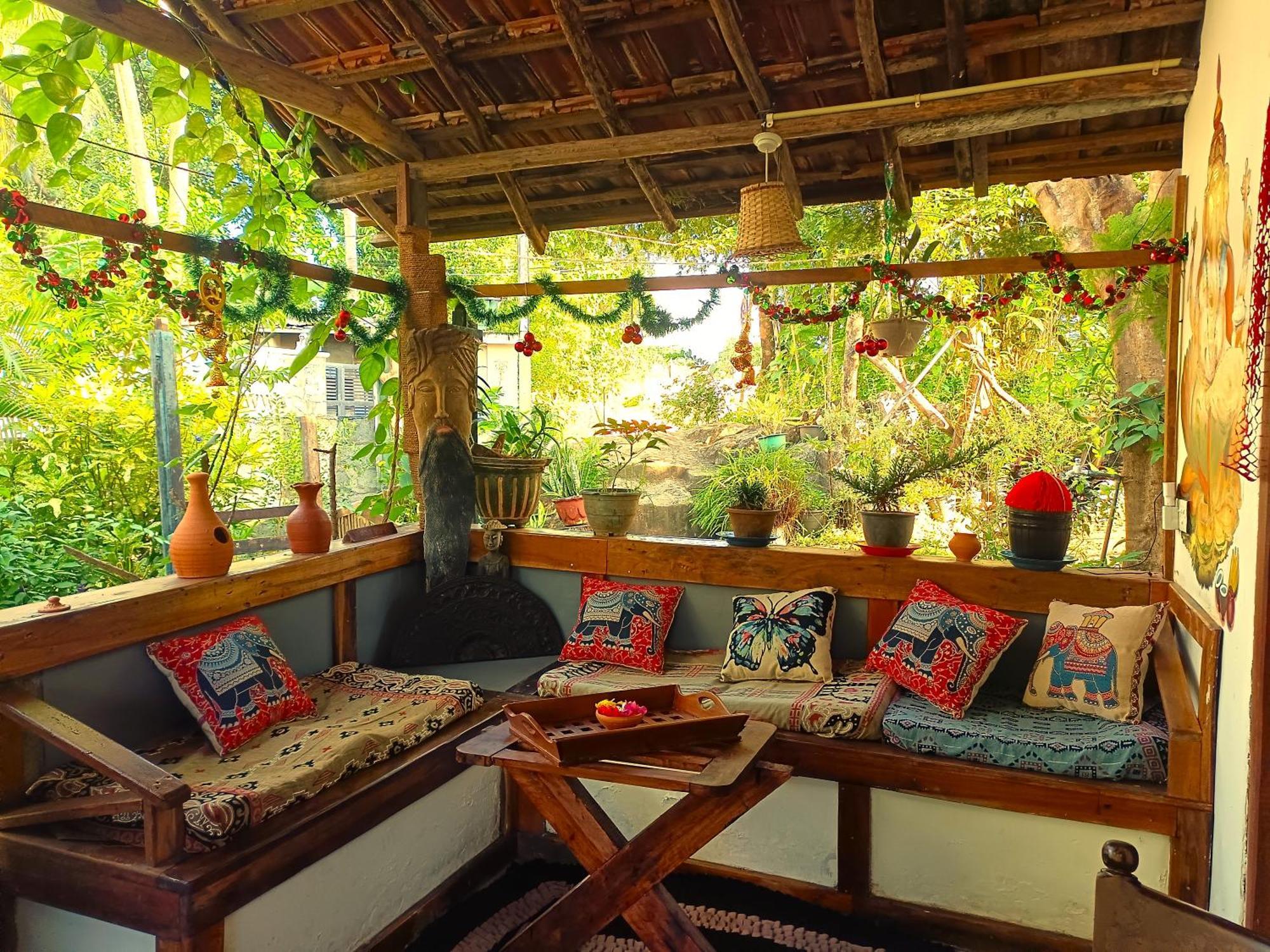 Mamisa Cafe, Home Stay Хабарана Екстер'єр фото