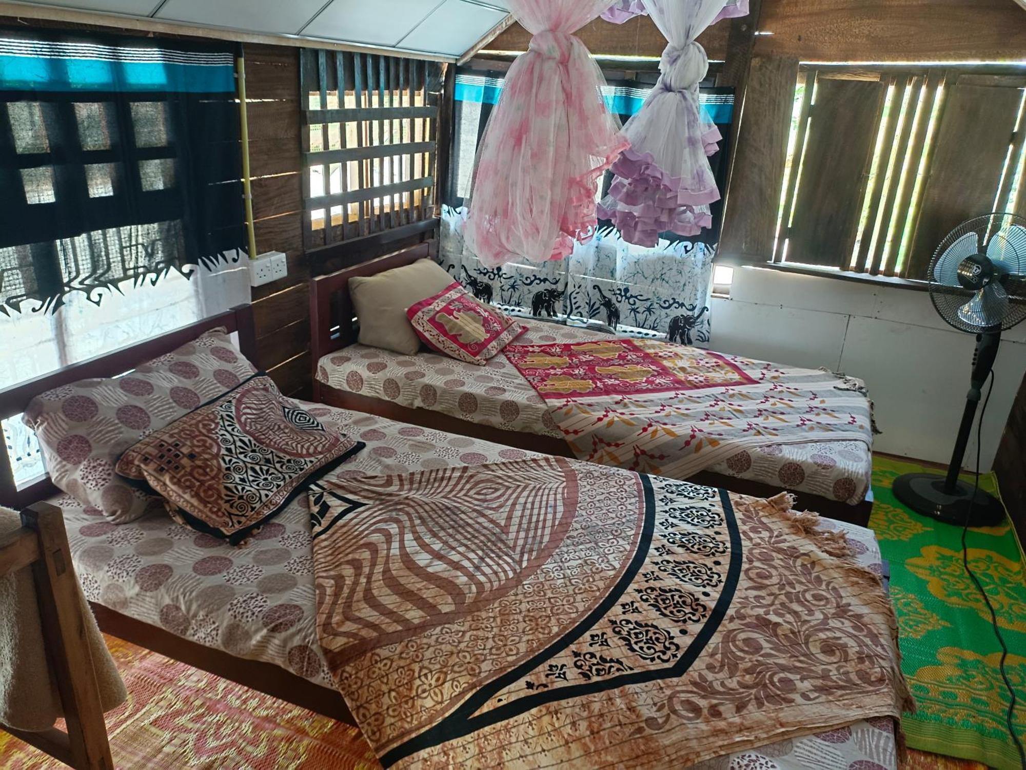 Mamisa Cafe, Home Stay Хабарана Екстер'єр фото